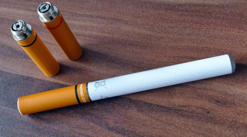 3 ways electronic cigarettes can harm you and your loved ones