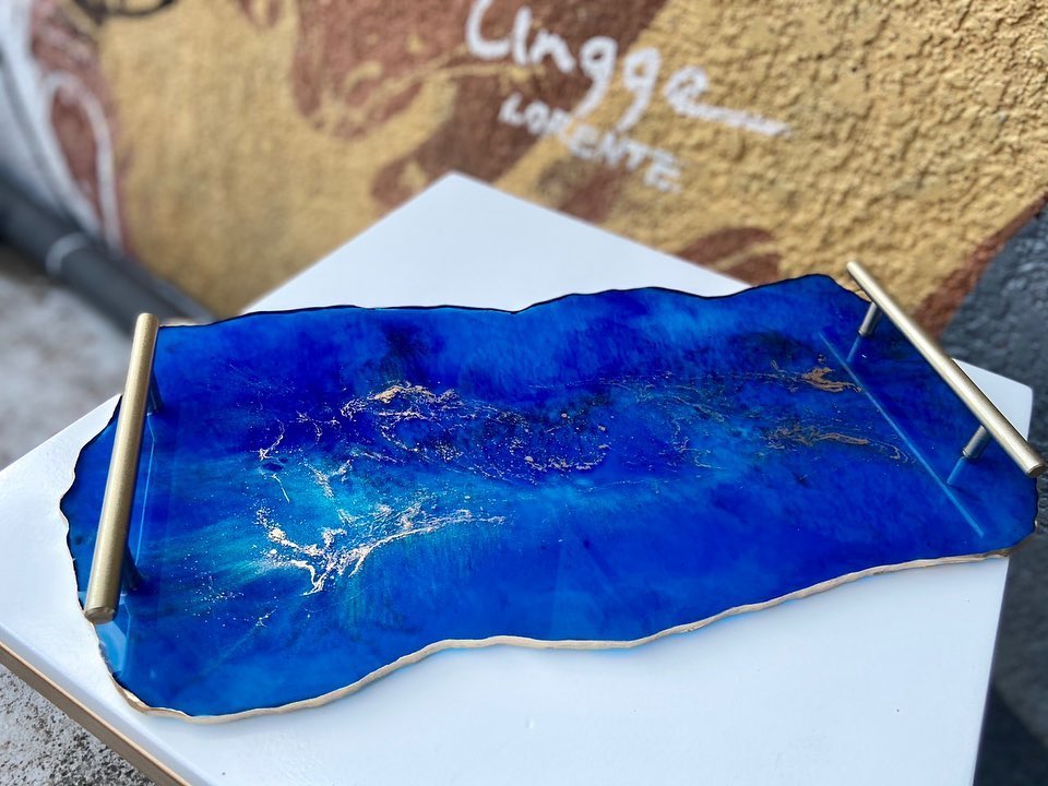 The inspiration behind the ISLA tray is the ocean and its waves