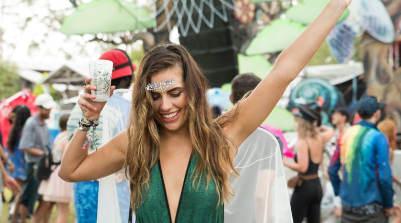 How to Pull Off the Best Outfit for Music Festivals
